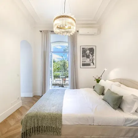 Lb Vacation I Luxurious 1br With Parking & Terrace Apartmán *